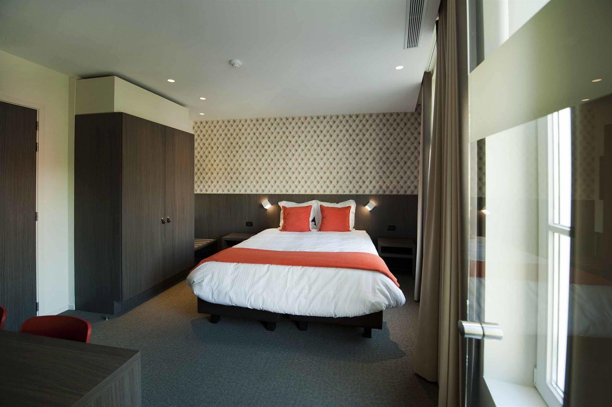 Square Hotel Kortrijk Eksteriør bilde